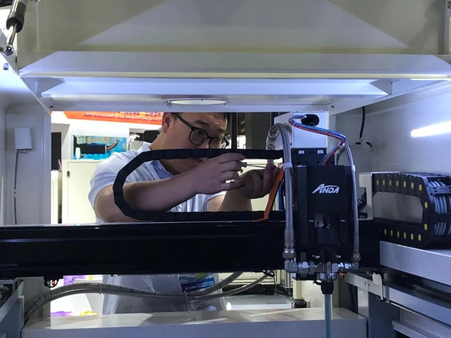 28圈中国坚持自主创新，多部设备首次公开亮相 | 电子制造自动化展报道